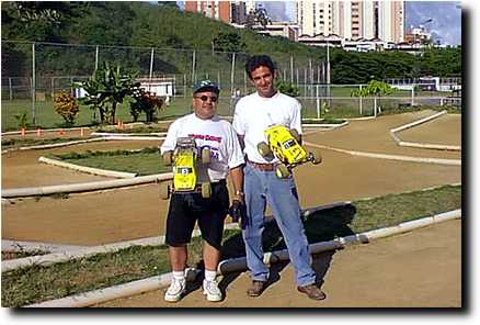 Maxy Velazco (Izq) y 
Franco Agrusa (Der) 
(foto cortes�a de Maxy Velazco)